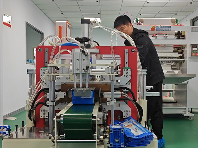 山西三排洗臉巾機器現場